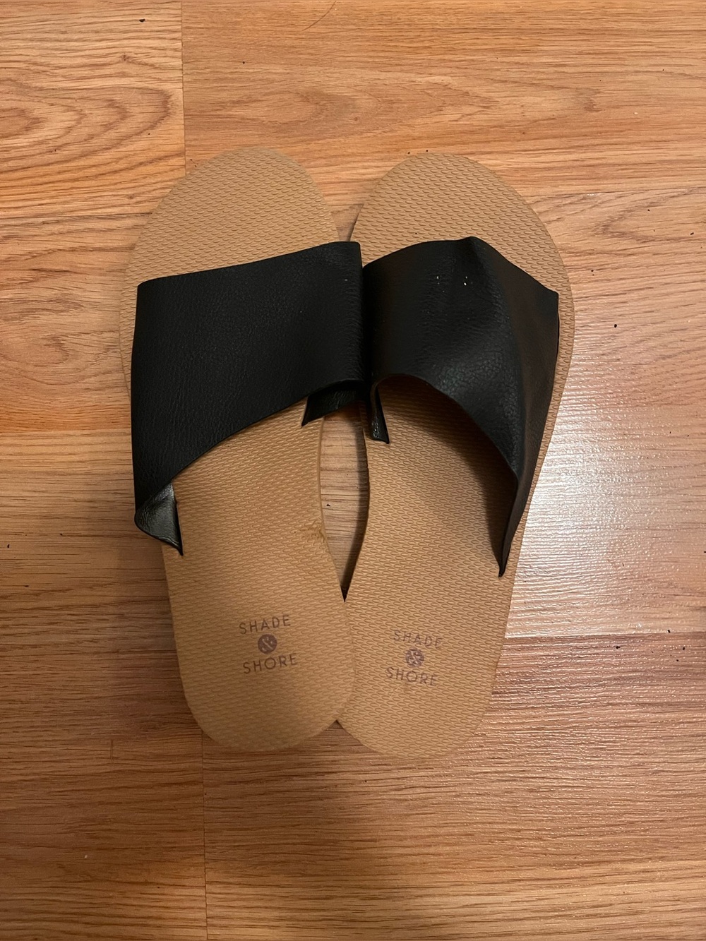 Shade & Shore Black and Tan Slide Sandals
